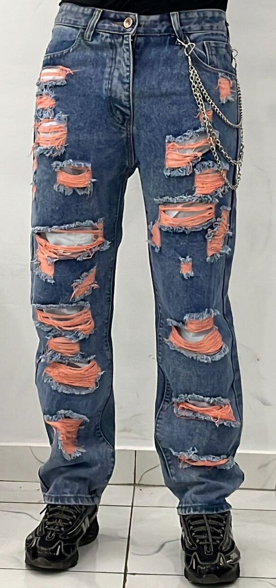 Jeans déchirés tendance