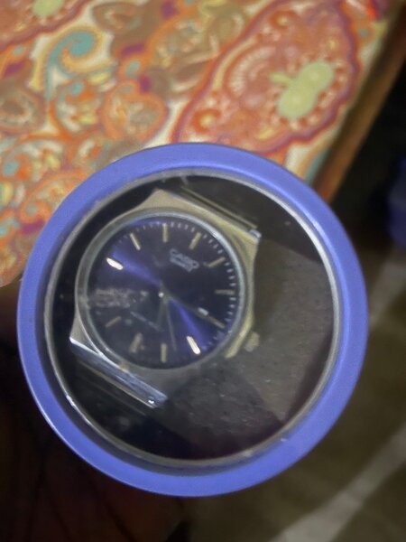 Montre élégante avec bracelet en cuir