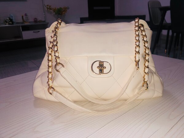 Sac à main élégant cuir