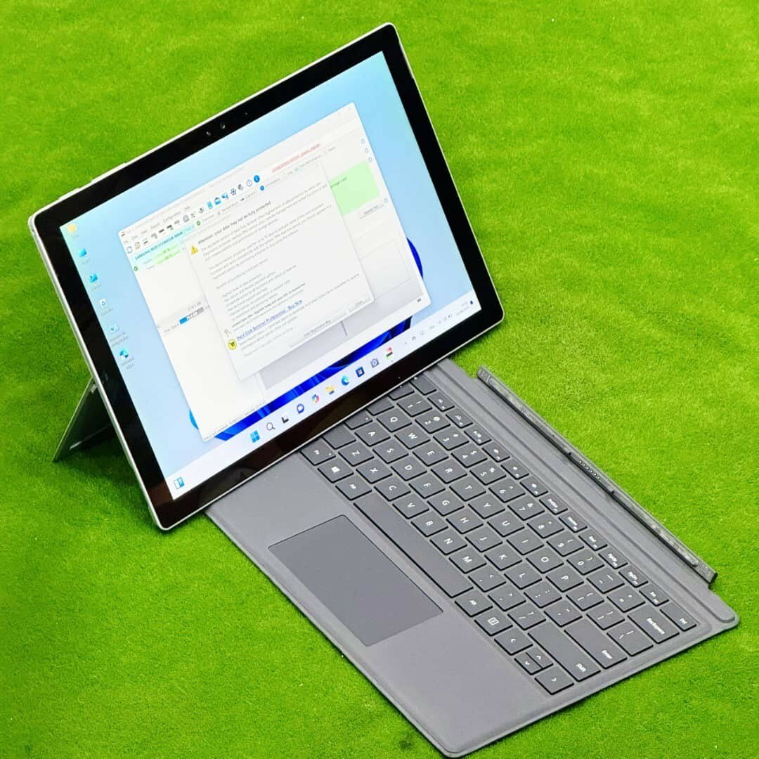 *MICROSOFT SURFACE PRO 4*