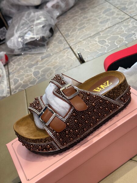 Sandales à talons originales femme