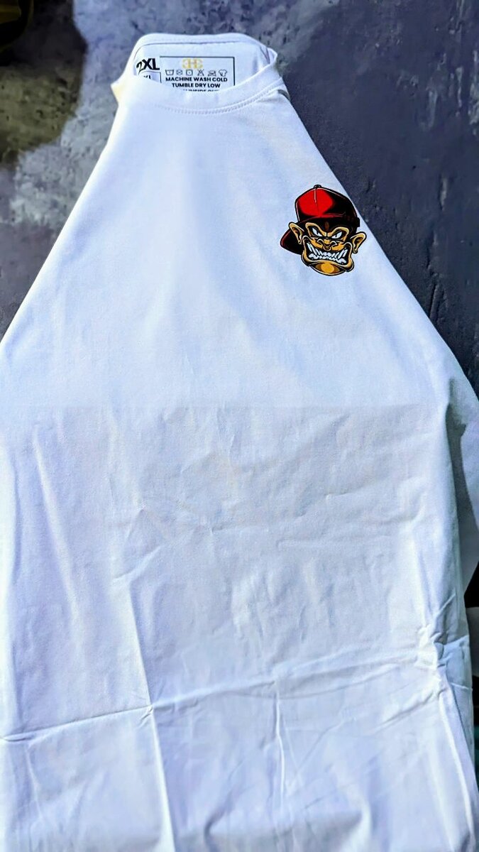 RED CAP GRAPHICS TEE