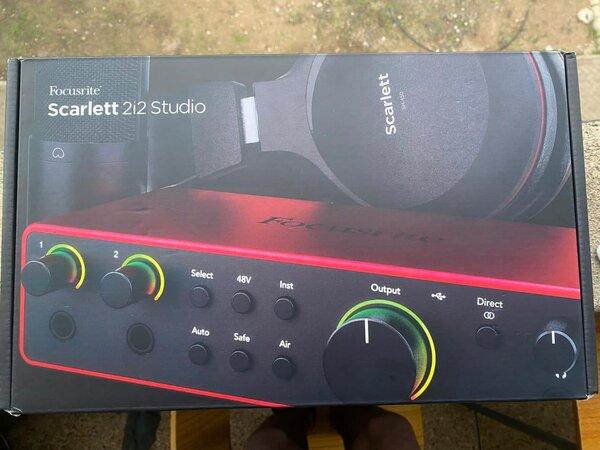 Focusrite scarlett 4th gen 2i2 studio bundle