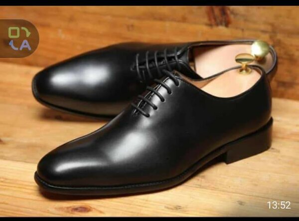 Chaussures habillées en cuir noir
