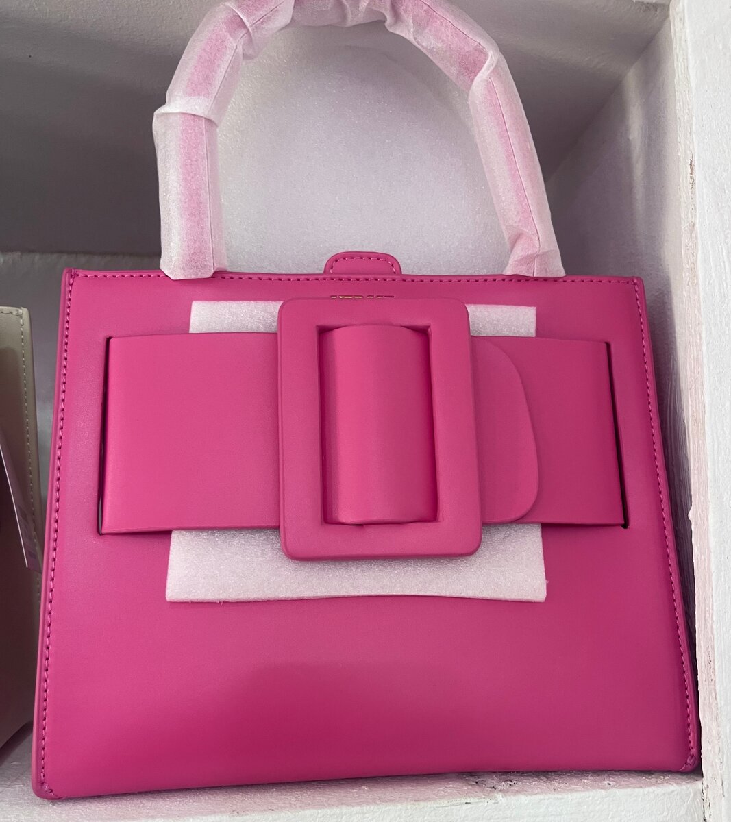 Sac à main élégant avec boucle