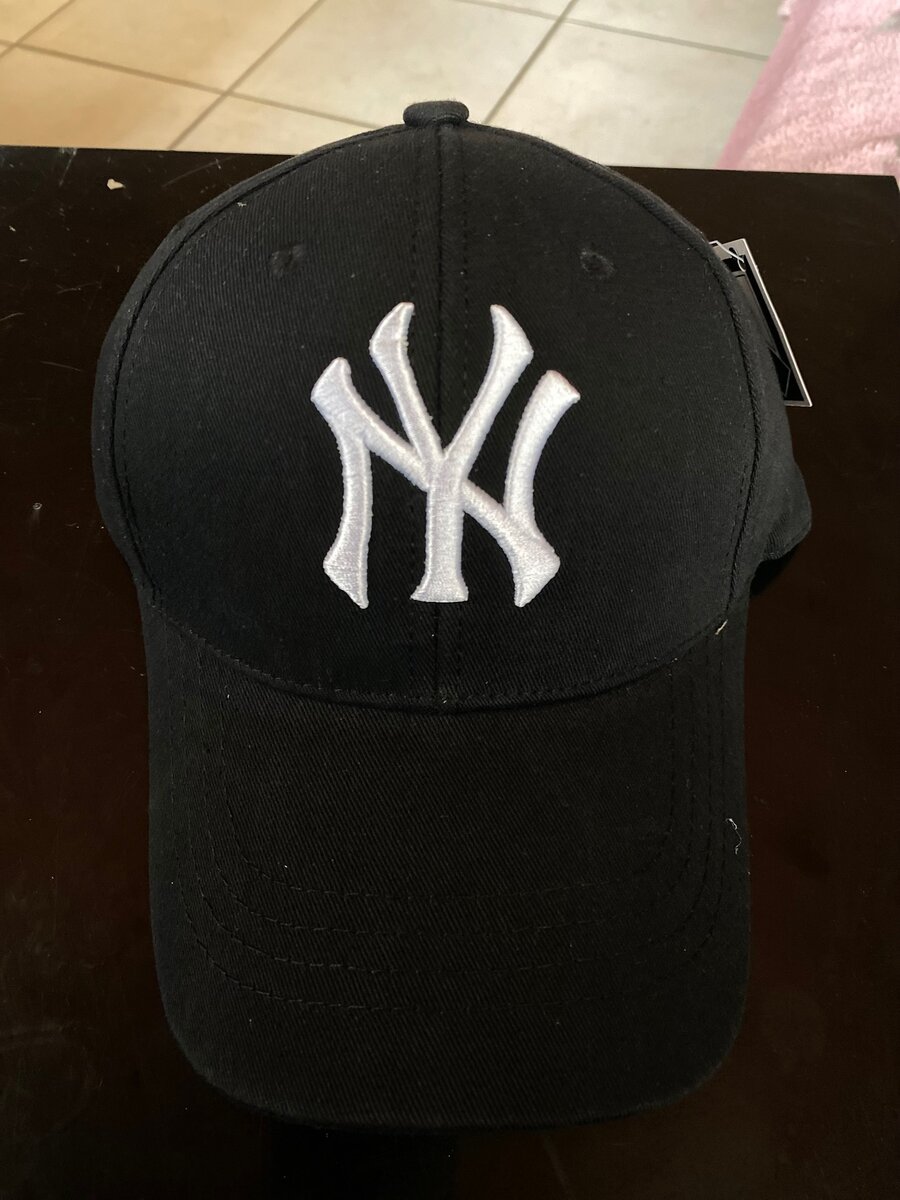 Black New York yankies cap