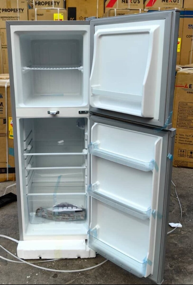 Novo top freezer fridge,145L