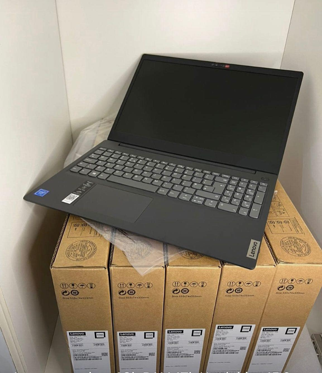 LENOVO V15
