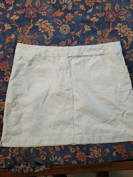 Jupe en coton blanc élégant