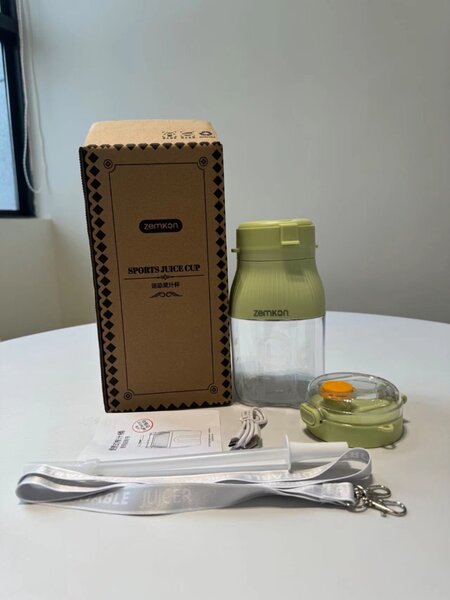 SPORTS JUICER CUP ( zemkon)