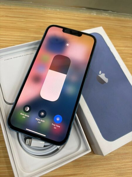 iPhone 13 128giga Quasi neuf