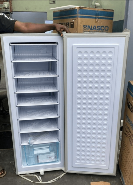 Congélateur vertical Nasco