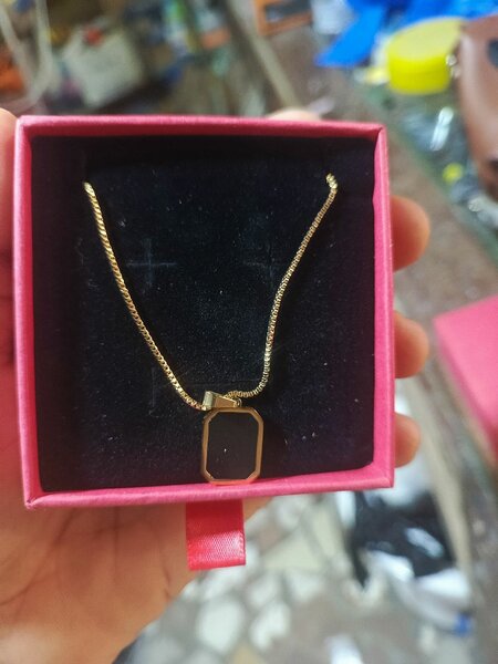 Collier doré élégant