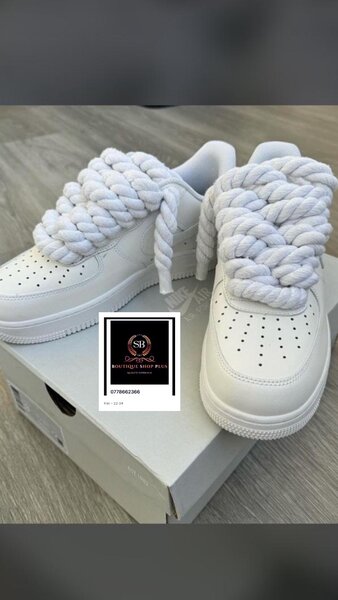 Basket Nike air force authentique avec sa boîte