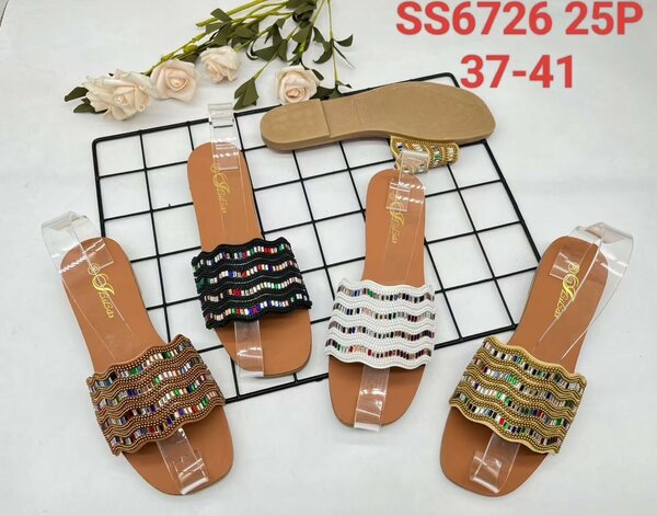 Chic sandales