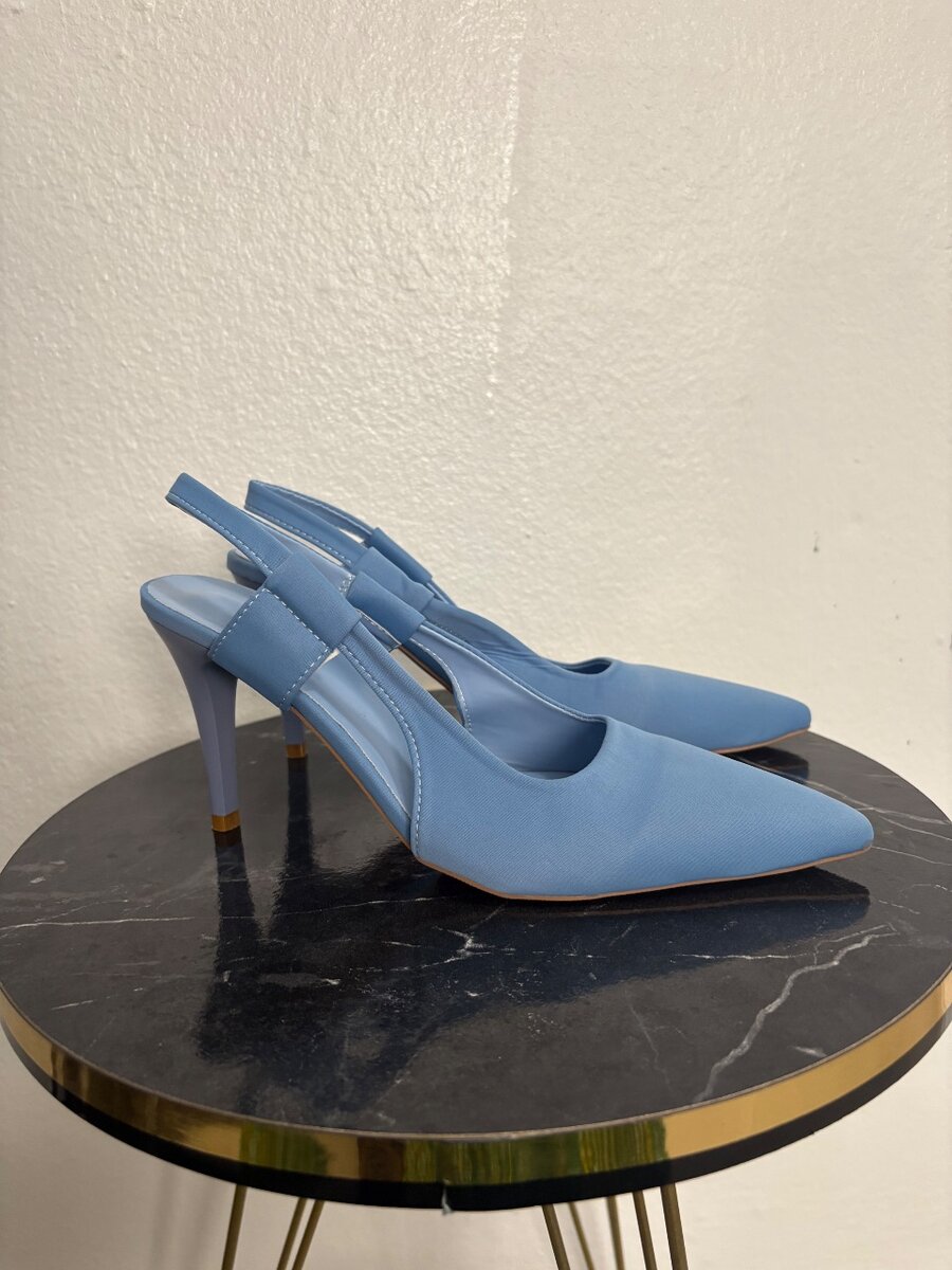 Escarpins bleus élégants