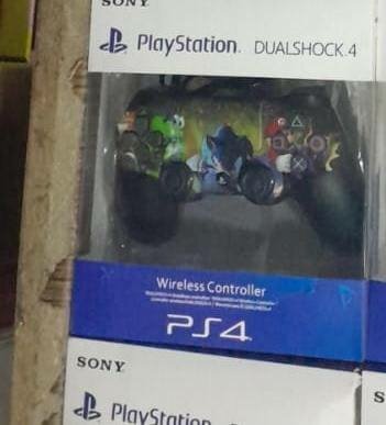 PS4 Controller