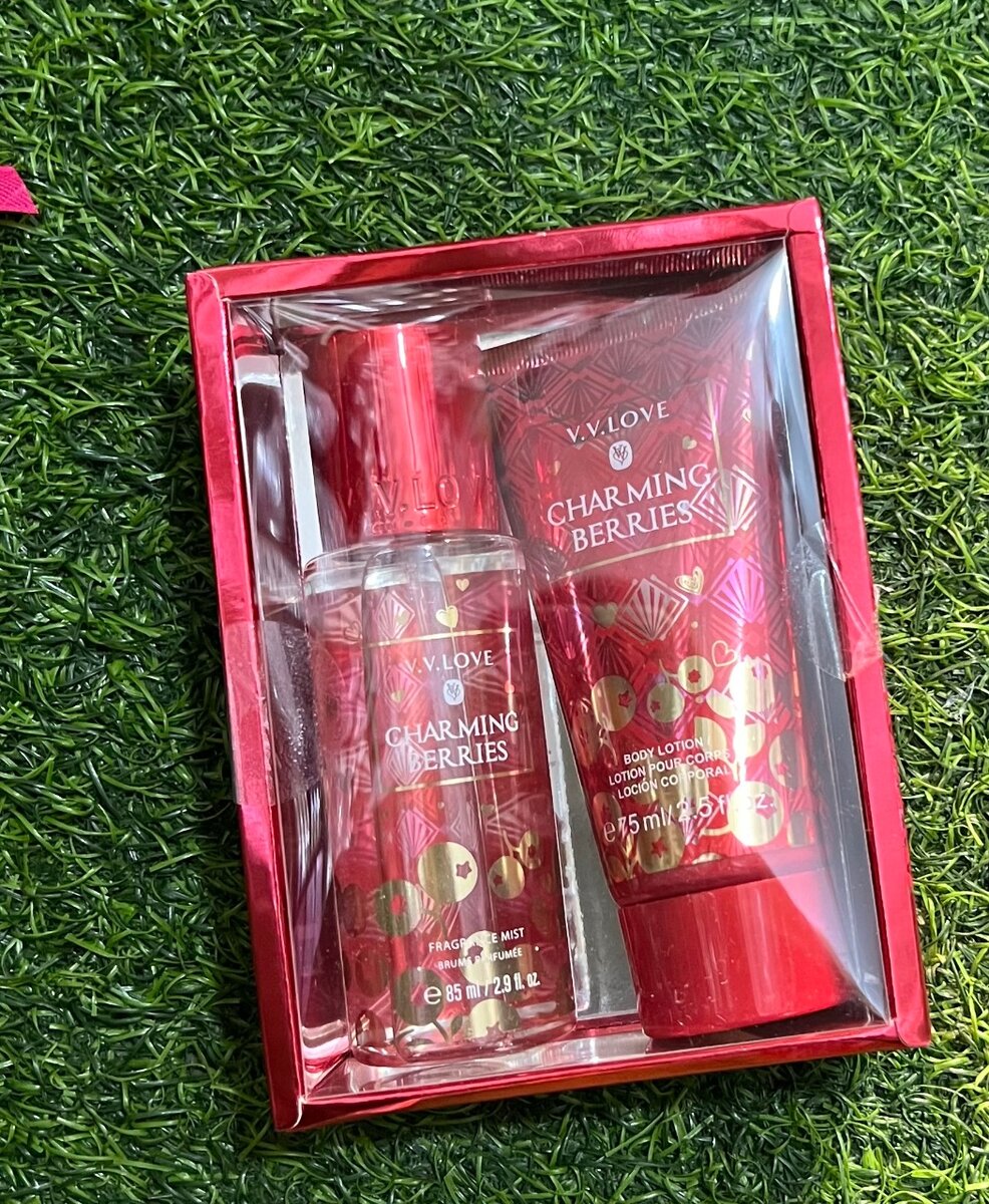 Charming berries  perfume