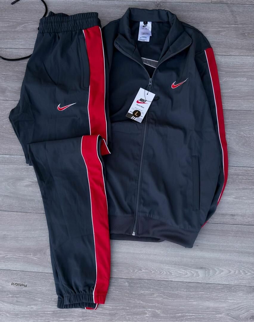 Ensemble de survêtement moderne