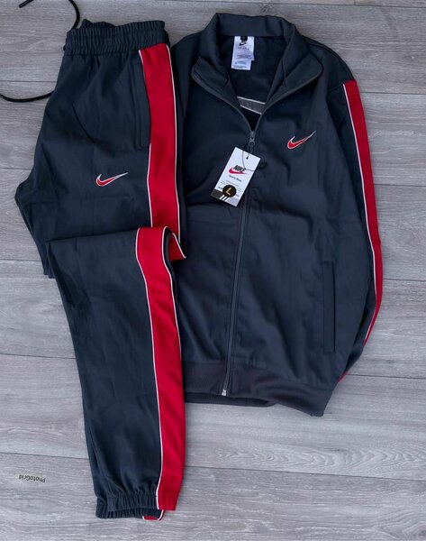 Ensemble de survêtement moderne