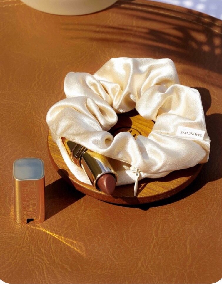 Chouchou en satin perlé