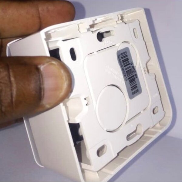 Prise internet&telephone apparente