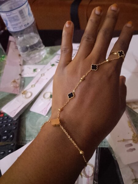 Bracelet chaîne fleur dorée