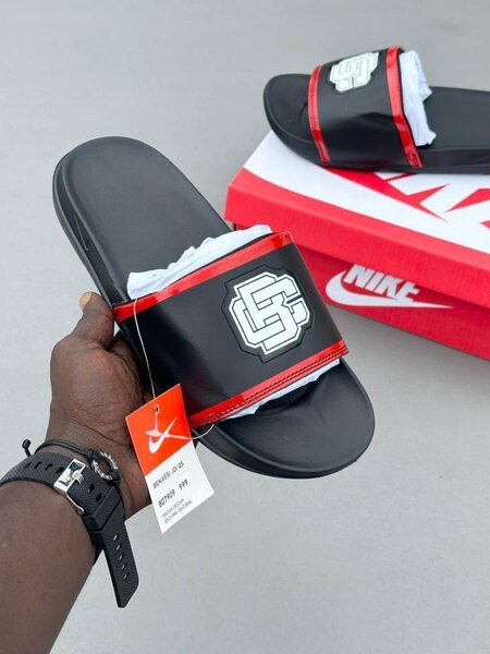 Sliders Nike Sports Style