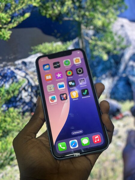 iPhone XR Bleu 64Go casi neuf