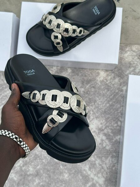 SANDALE HOMME EN GOMME