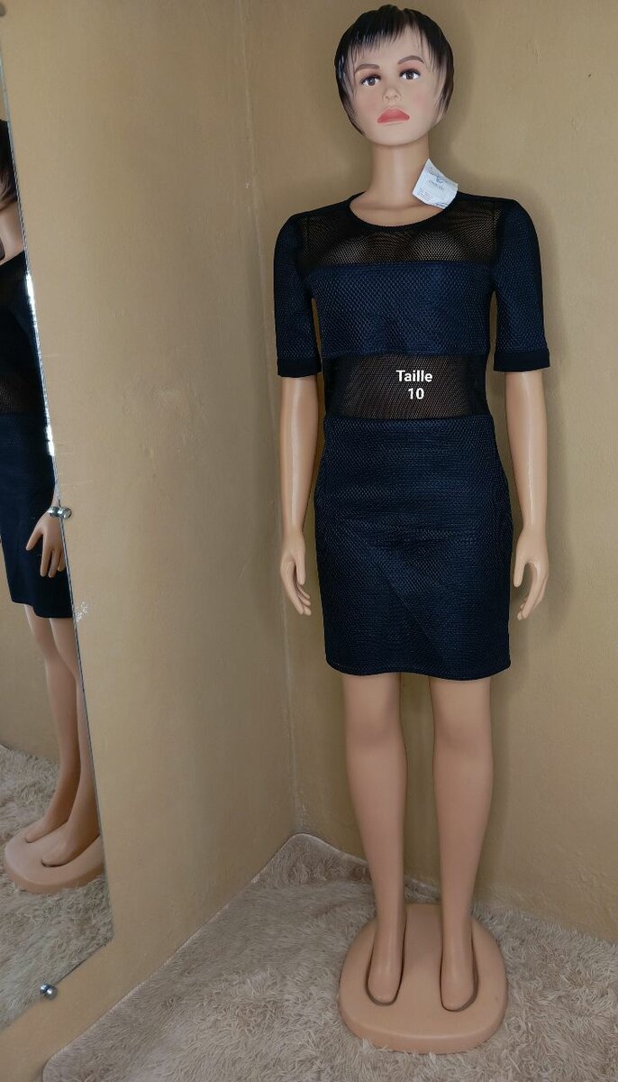Robe Noire Élégante avec Maille