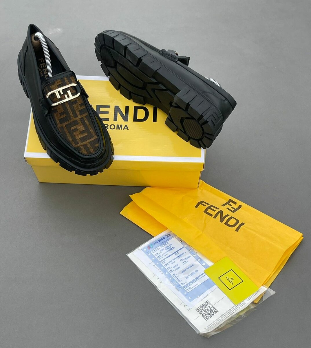Mocassins en cuir Fendi élégants
