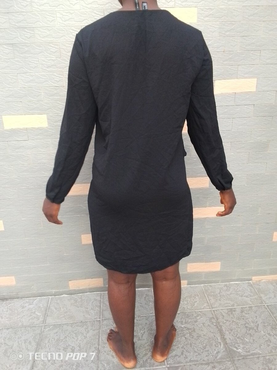 Robe Noire Élégante