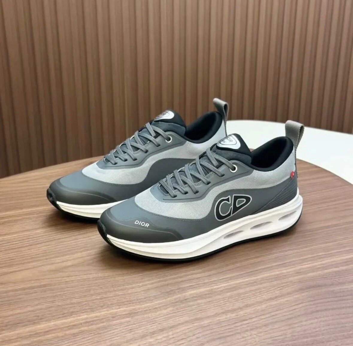 Sneakers Dior élégants hommes