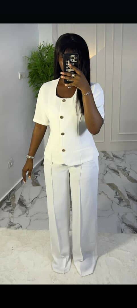 Tailleur pantalons élégants