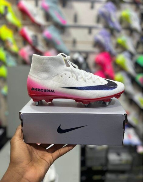 Chaussures Nike Mercurial Football