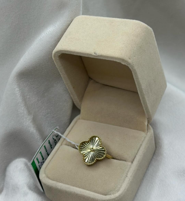 Элегантное золотое кольцо под “Van Cleef” с элементами блеска и красоты✨ 585 проба