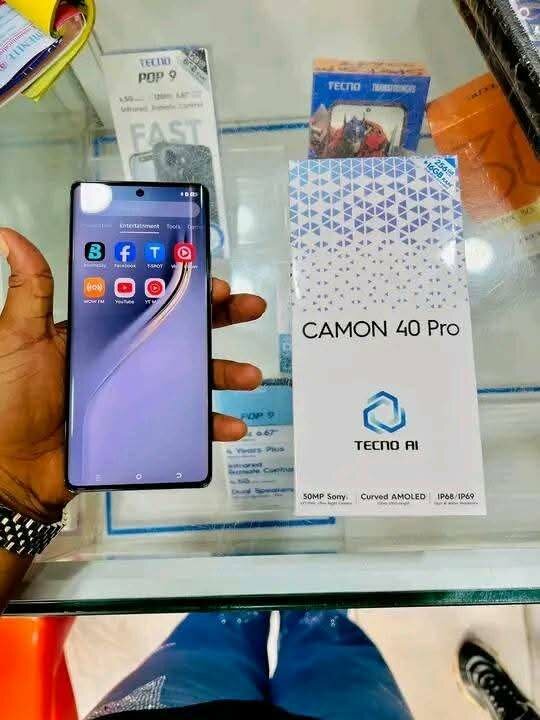 Techno Camon 40 pros