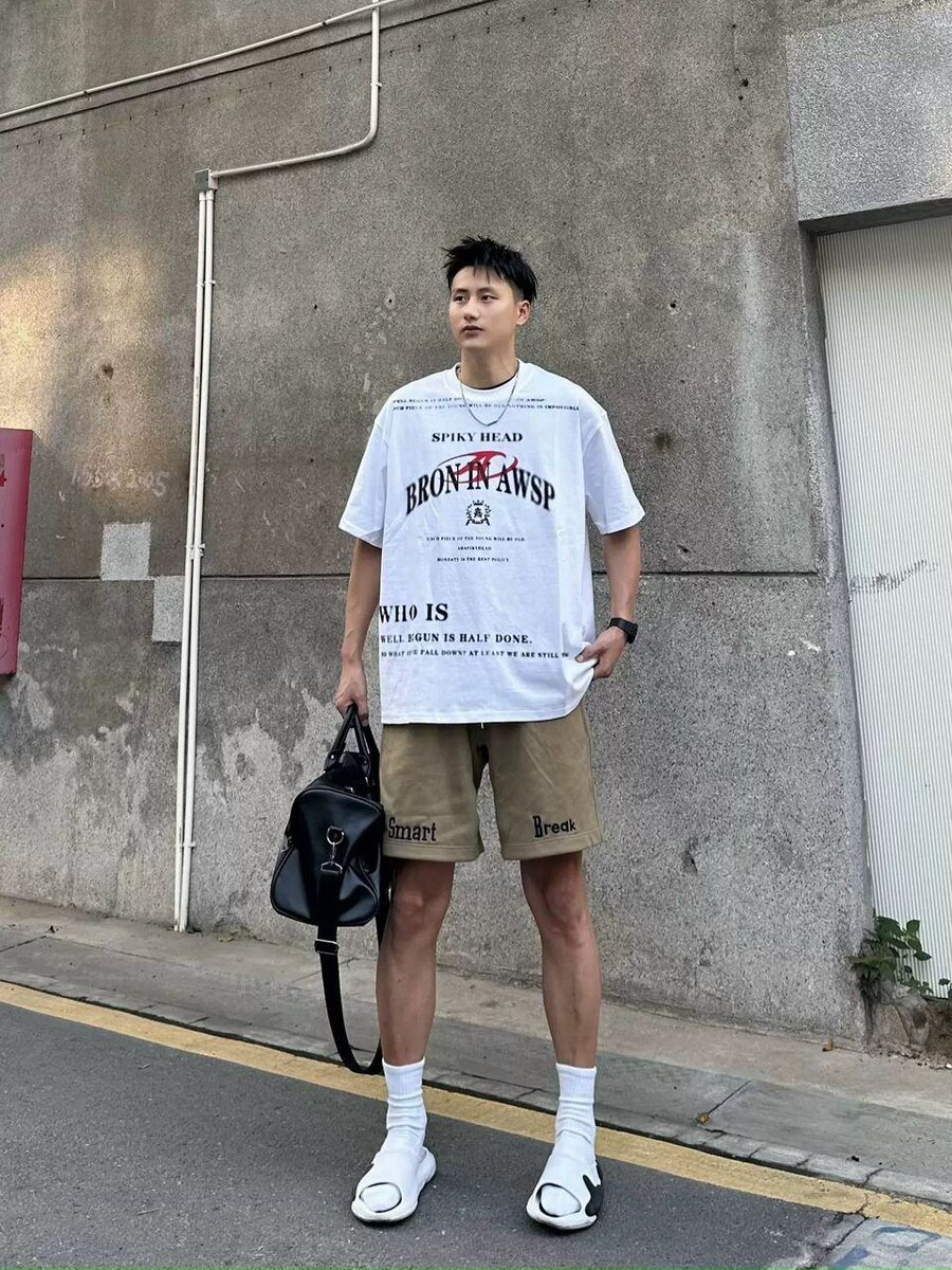 T-shirt oversize homme tendance