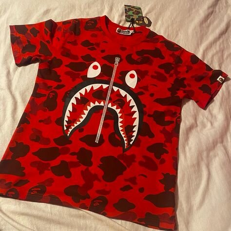 T-shirt bape