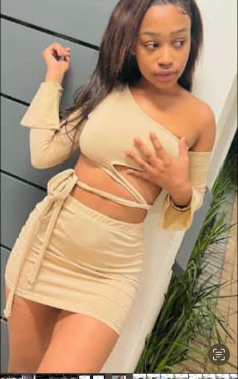 Robe épaules dénudées élégante