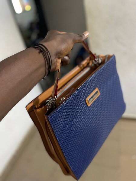 Sac à main élégante en cuir