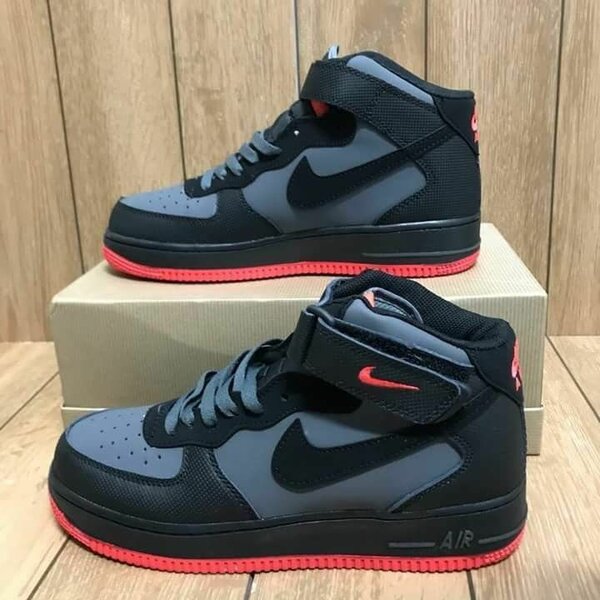 Sneaker