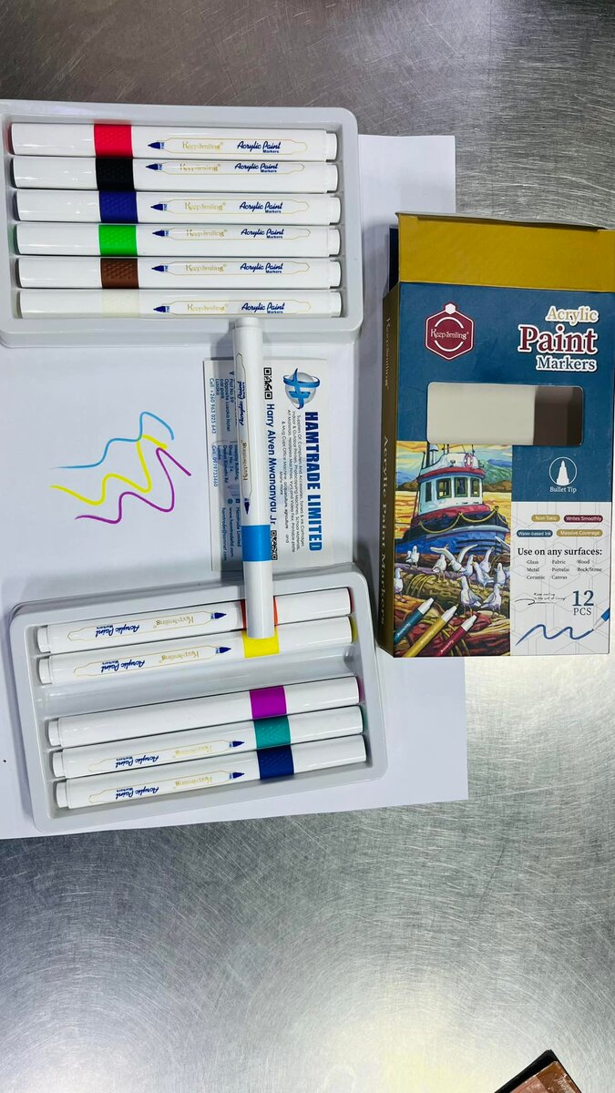 Acrylic paint markers