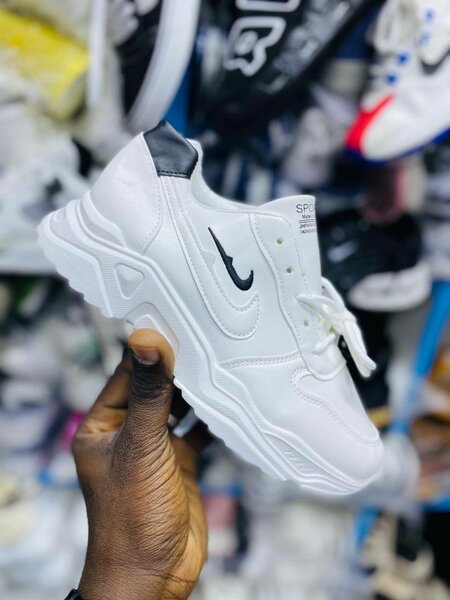 Baskets blanches sportswear