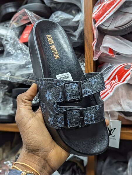 Sandales en cuir à boucle