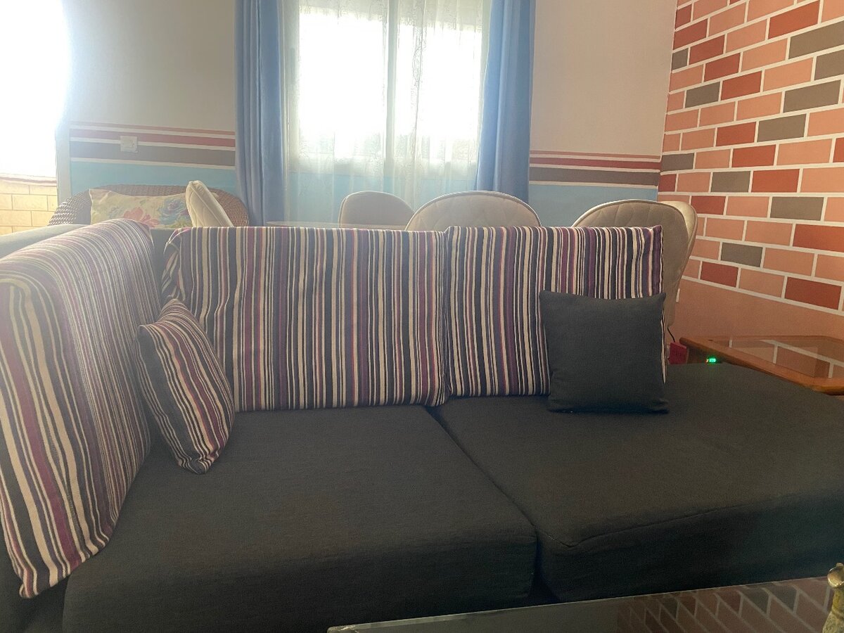 Canapé moderne en tissu rayé