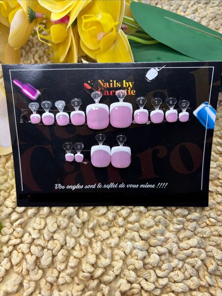 Faux ongles rose nail art