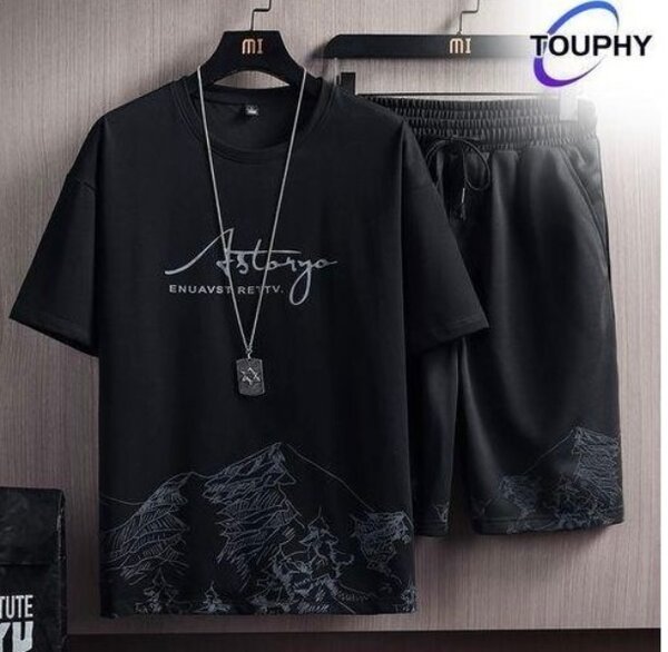 Ensemble t-shirt et short noir