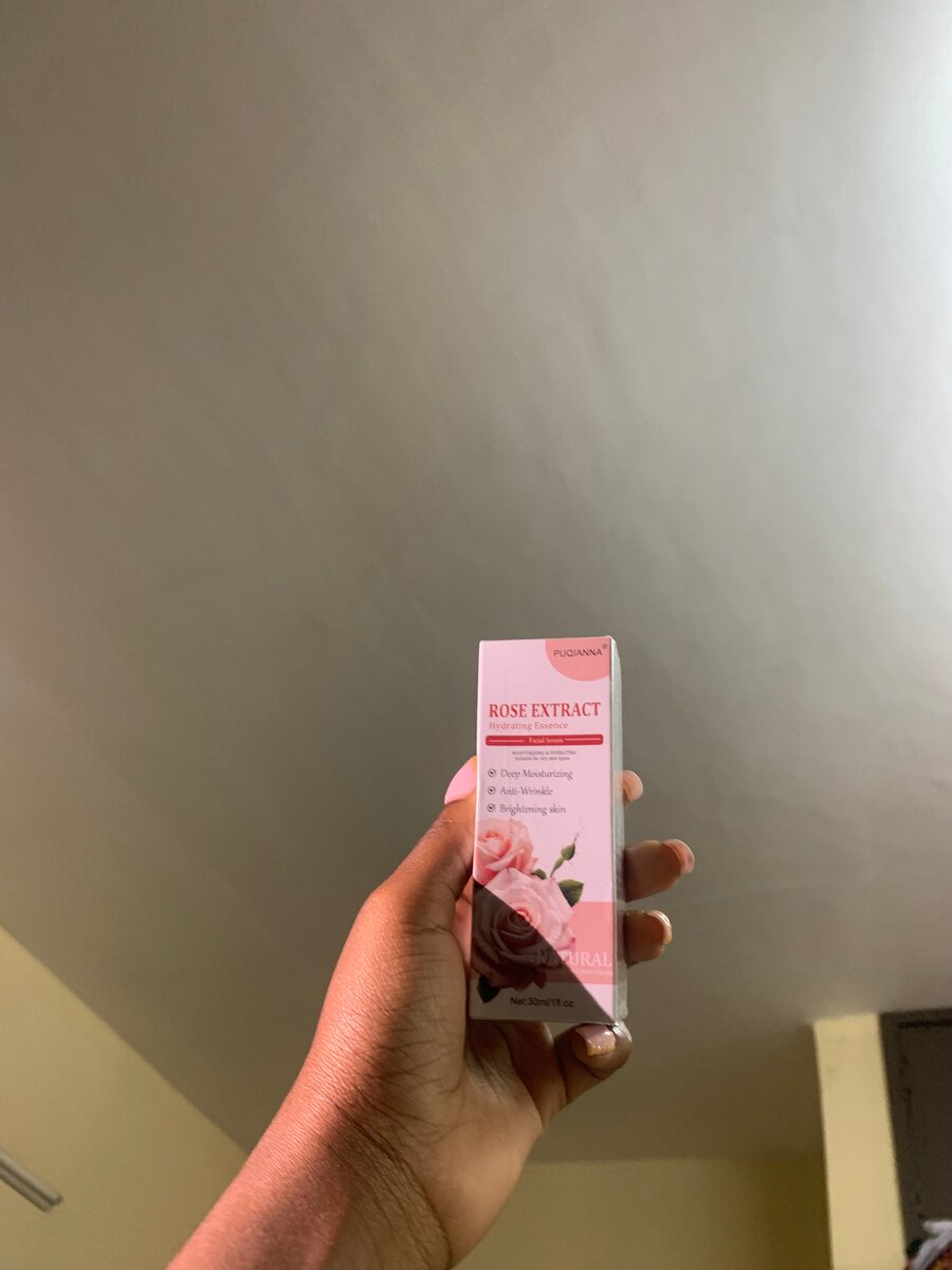 Sérum hydratant à l'extrait de rose